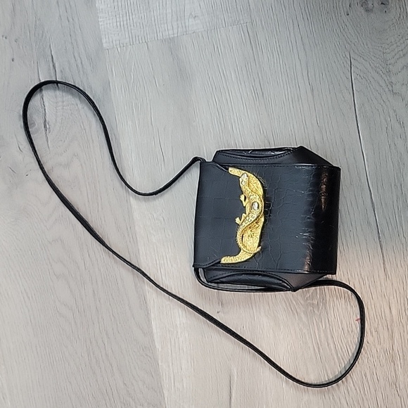 Karam Handbags Inc. Gold Lizard crossbody bag - Picture 2 of 15